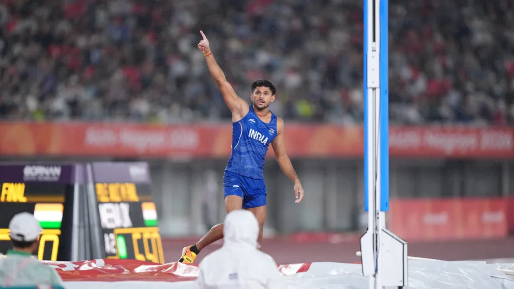 Dev Kumar Meena sets a 5.50m national record in the men's pole vault at Asian Games 2026